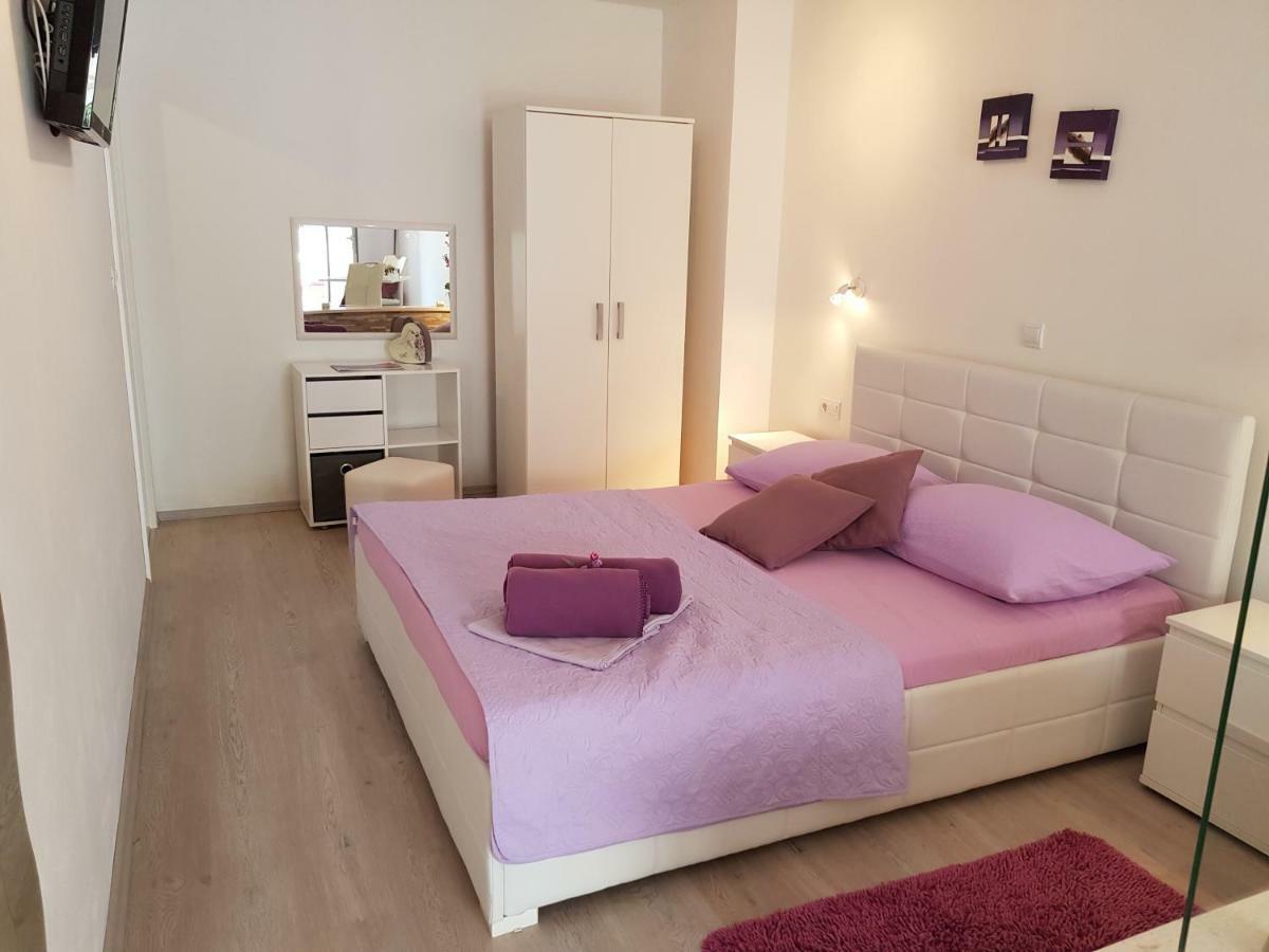 Apartments Antonia Hvar Town Exterior photo
